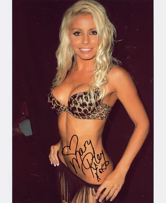 Mary Riley autograph