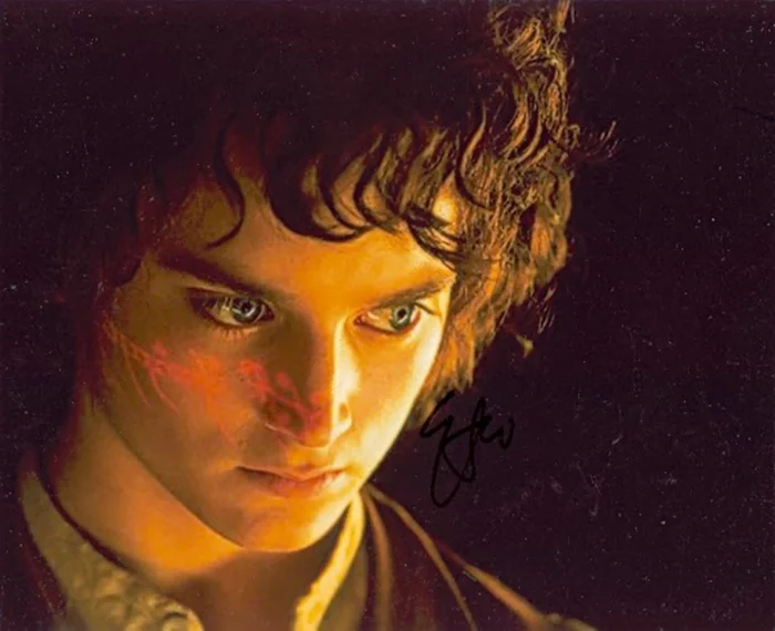 Elijah Wood autograph