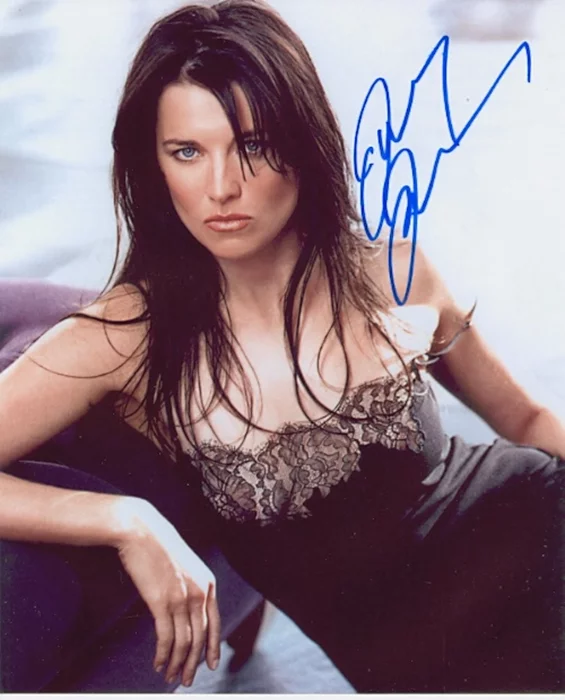 Lucy Lawless autograph