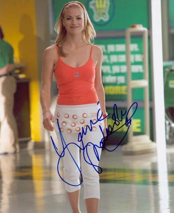 Yvonne Strahovski autograph
