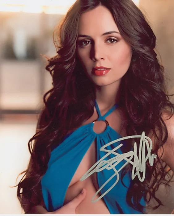 Eliza Dushku autograph