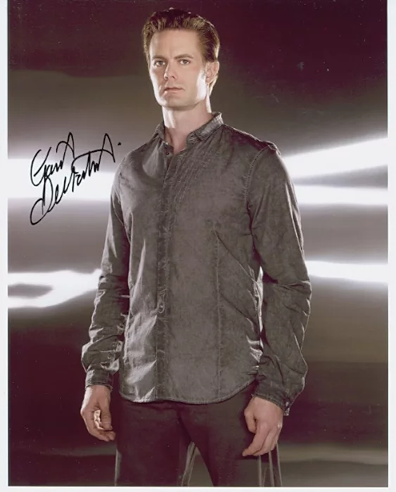 Garret Dillahunt autograph