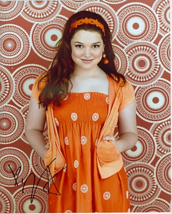 Jennifer Stone autograph