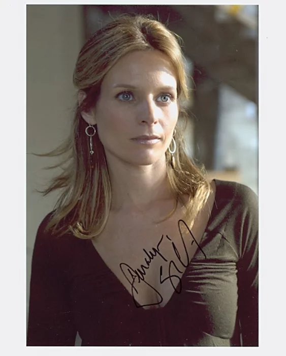 Jessalyn Gilsig autograph