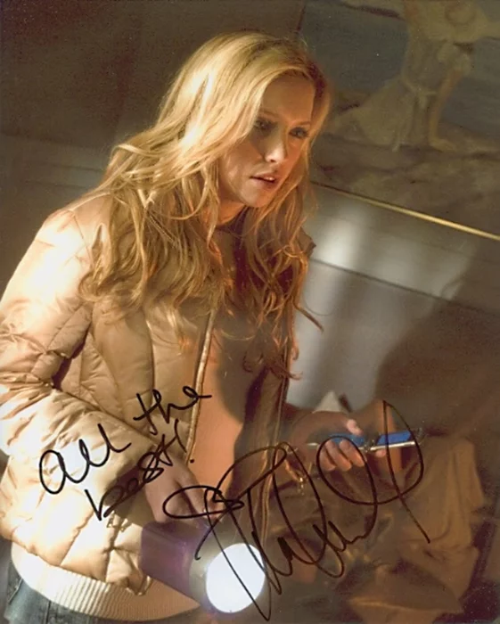 Katie Cassidy autograph