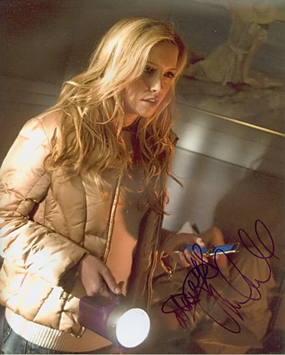 Katie Cassidy autograph