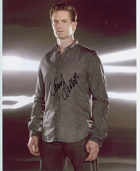 Garret Dillahunt autograph
