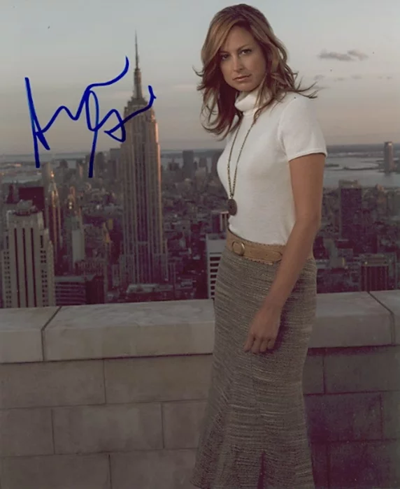 Alexie Gilmore autograph