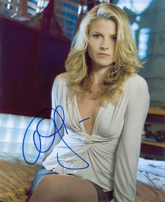 Ali Larter autograph