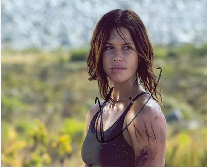 Rhona Mitra autograph