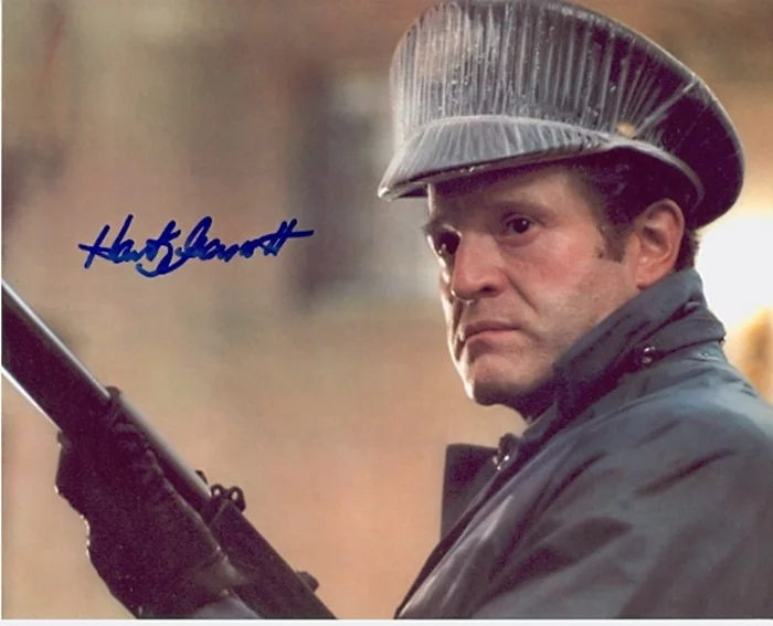 Hank Garrett autograph