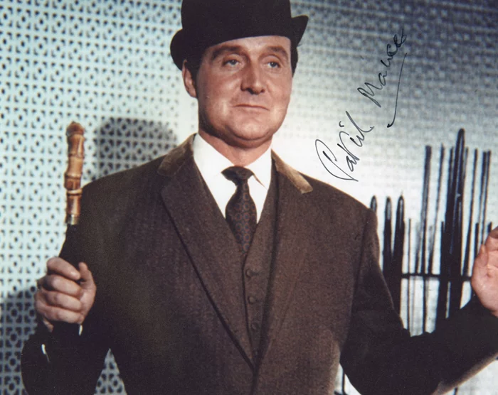 Patrick MacNee autograph