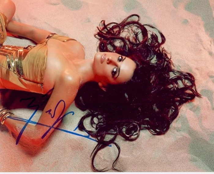 Penelope Cruz autograph