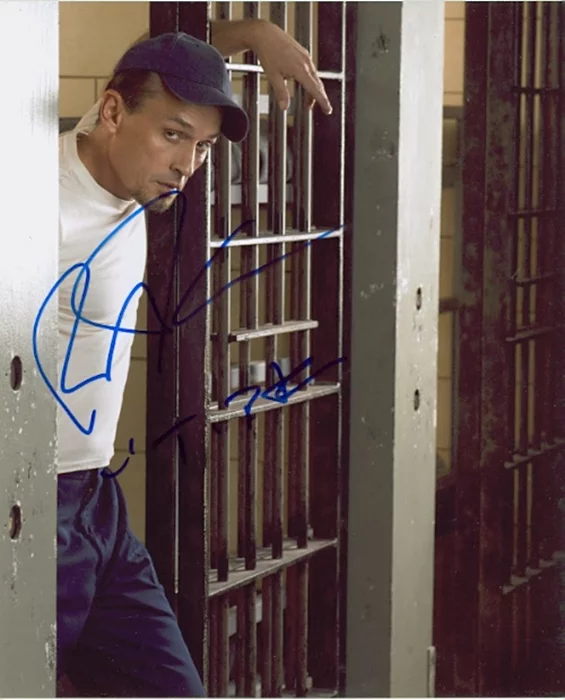 Robert Knepper autograph