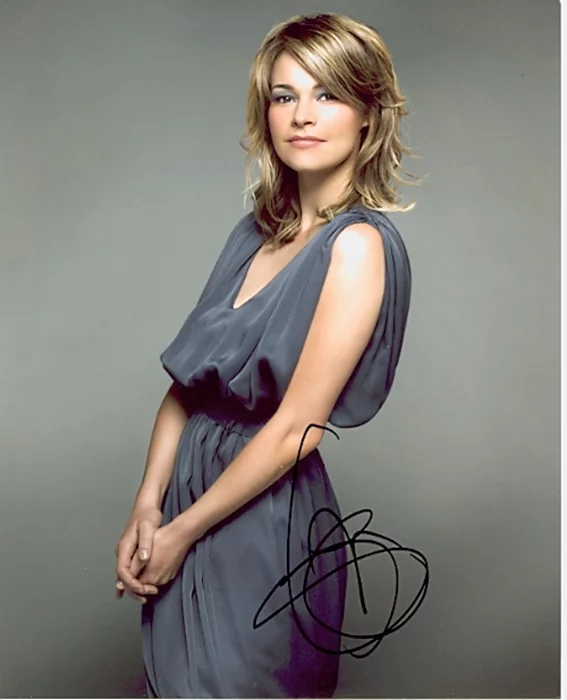 Leisha Hailey autograph