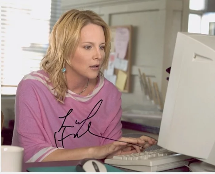 Laurel Holloman autograph