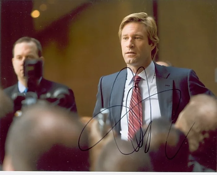 Aaron Eckhart autograph