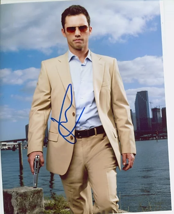 Jeffrey Donovan autograph
