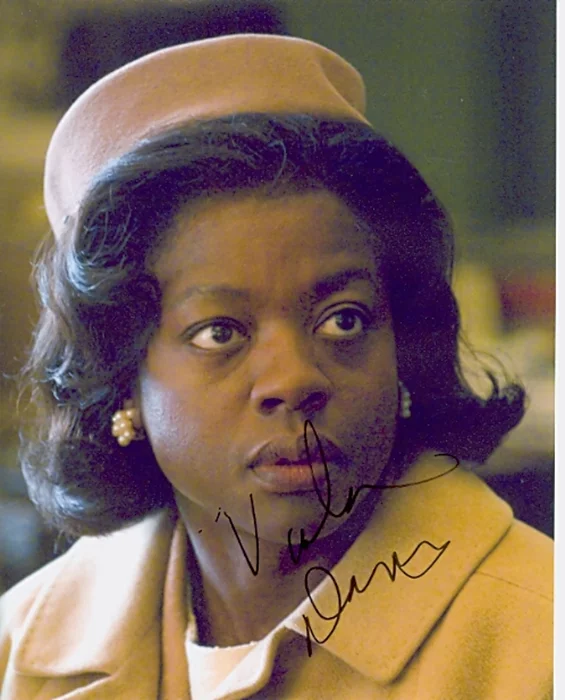 Viola Davis autograph