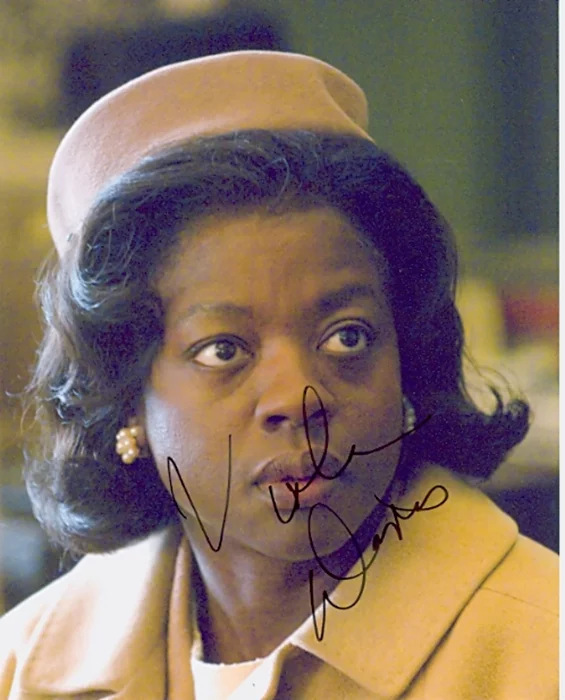 Viola Davis autograph