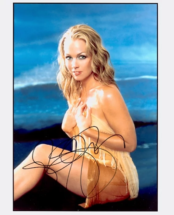 Jennie Garth autograph