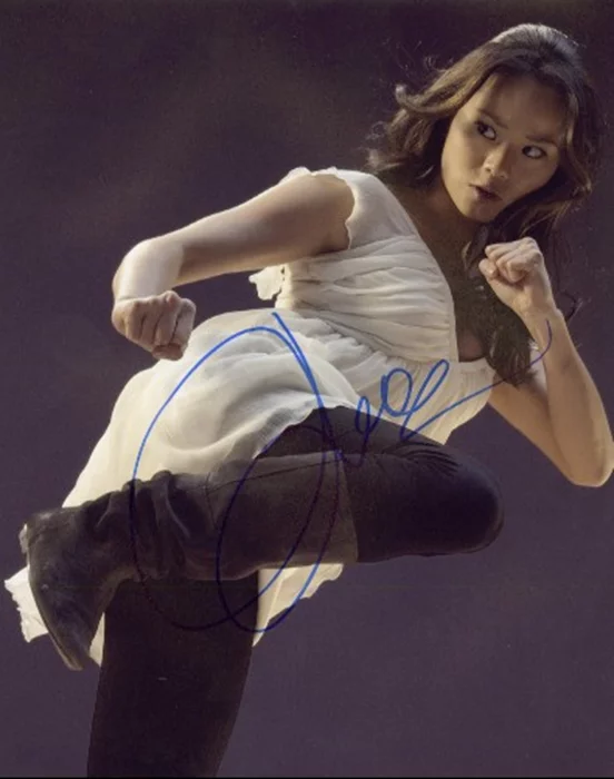 Jamie Chung autograph