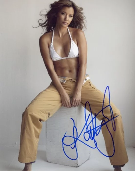 Kelly Hu autograph
