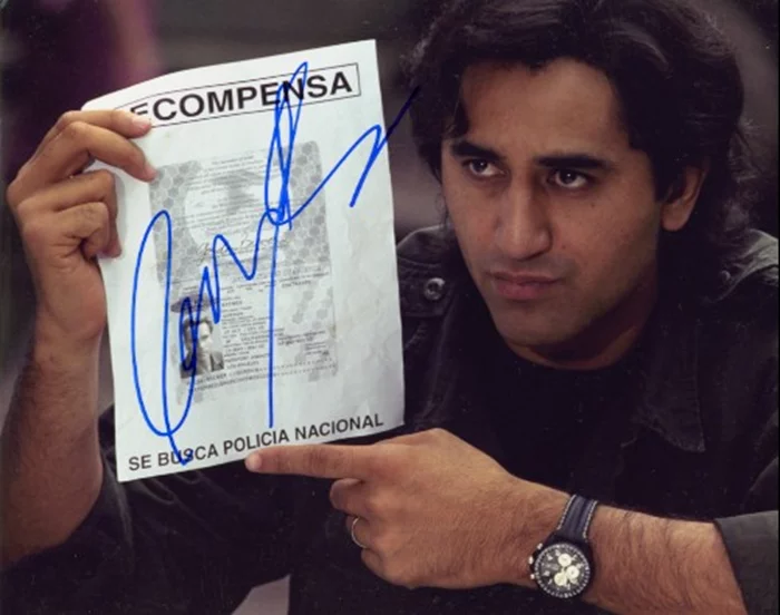 Cliff Curtis autograph