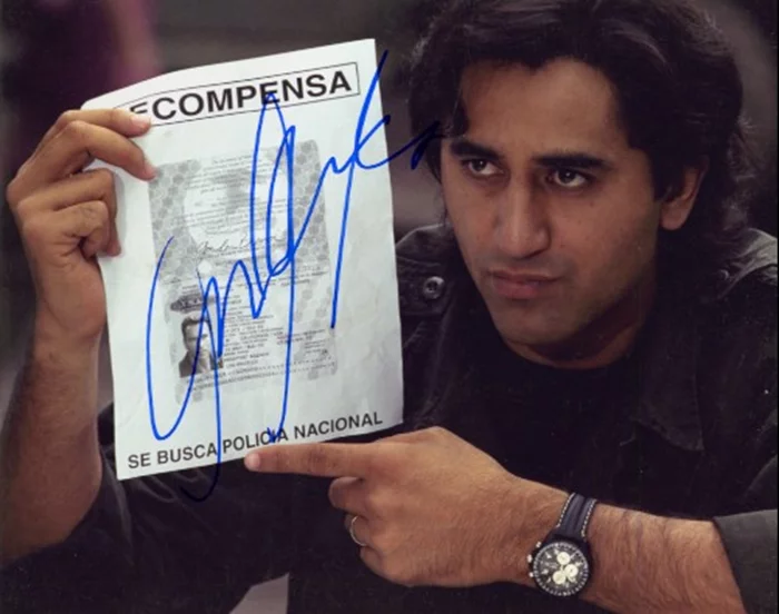 Cliff Curtis autograph