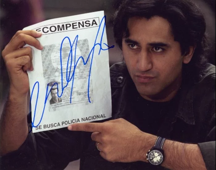 Cliff Curtis autograph