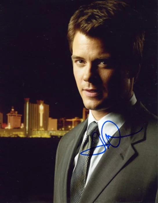 Josh Duhamel autograph
