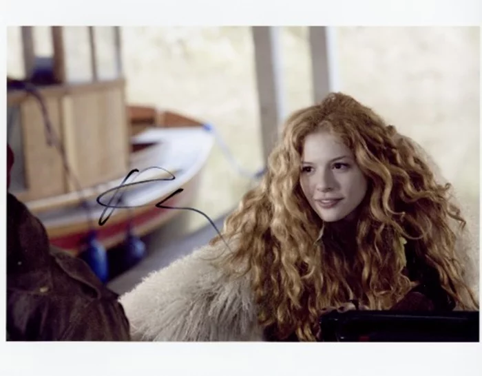 Rachelle Lefevre autograph