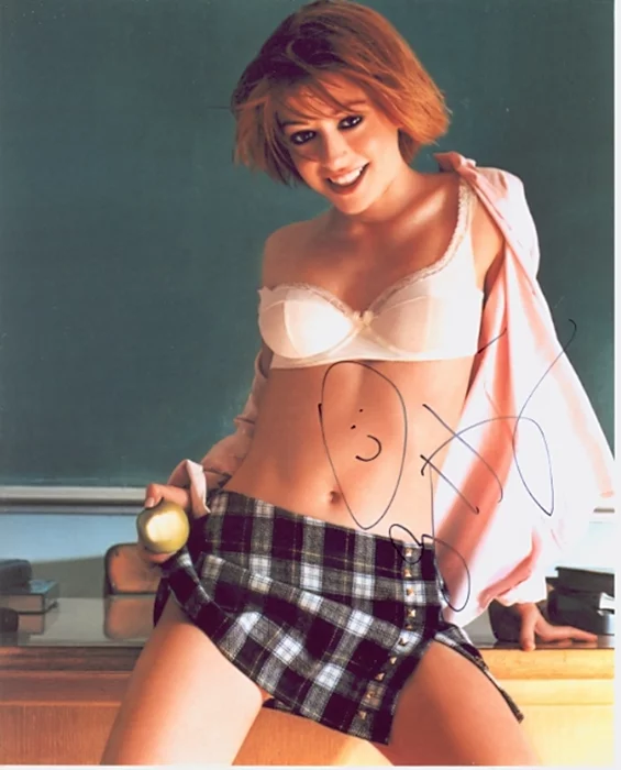 Alyson Hannigan autograph