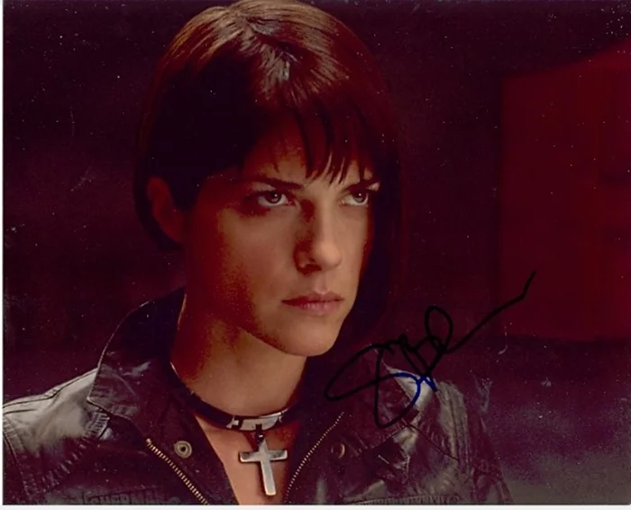 Selma Blair autograph