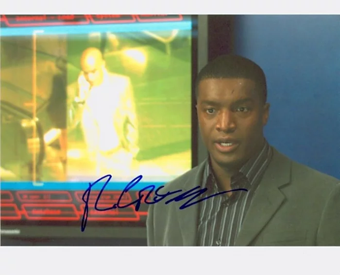 Roger Cross autograph