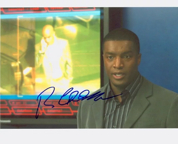 Roger Cross autograph