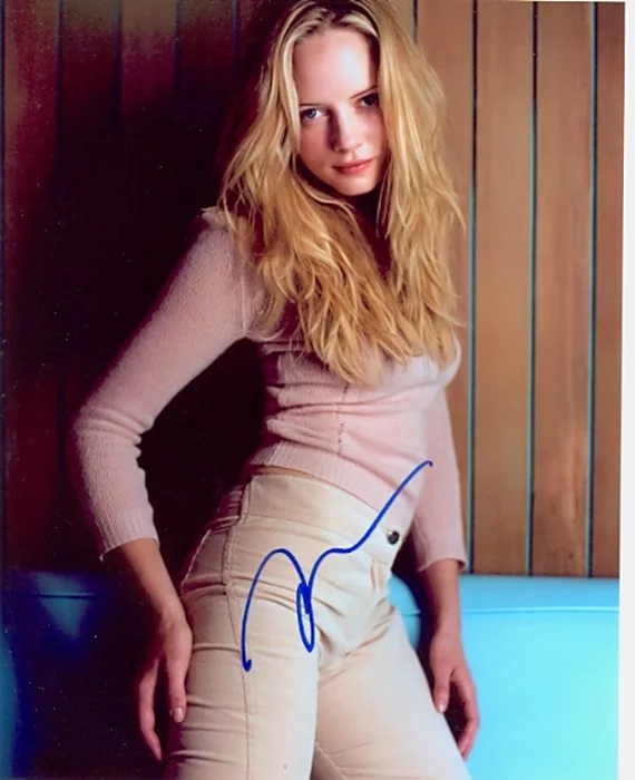 Marley Shelton autograph