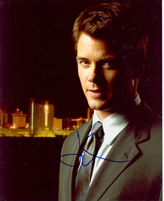 Josh Duhamel autograph