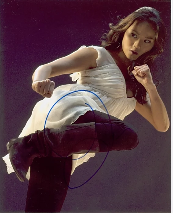 Jamie Chung autograph