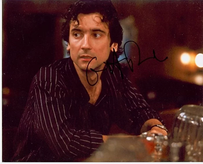 Griffin Dunne autograph