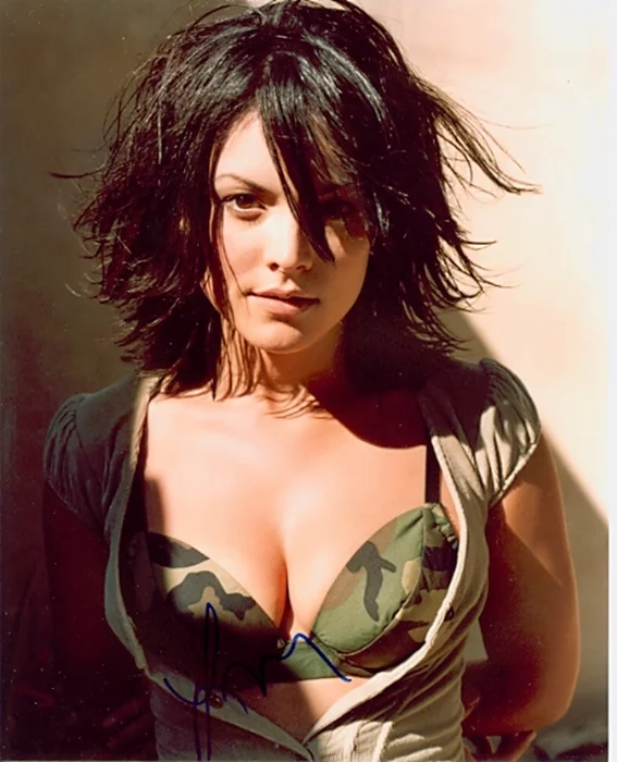Liz Vassey autograph