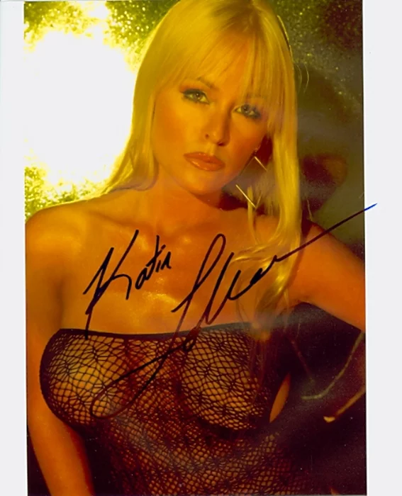 Katie Lohmann autograph