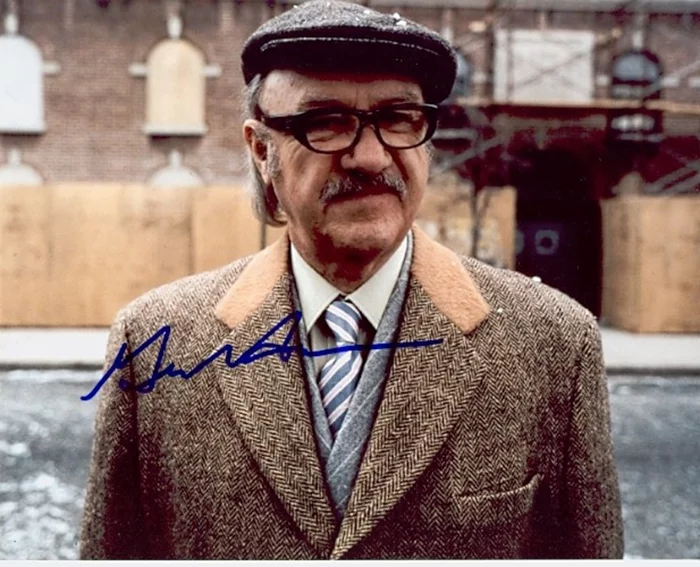 Gene Hackman autograph