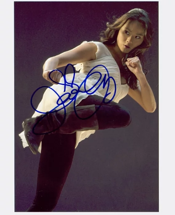 Jamie Chung autograph