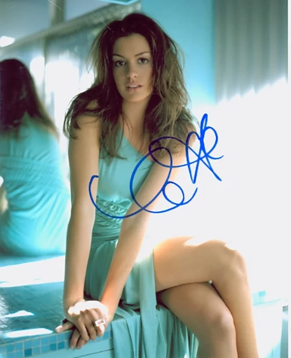 Anne Hathaway autograph