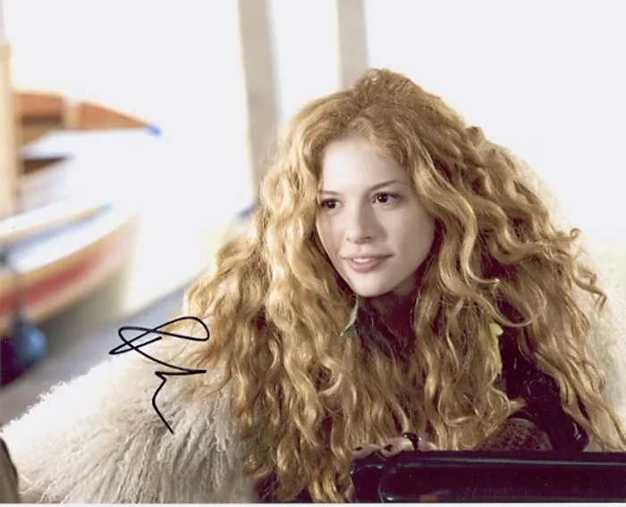 Rachelle Lefevre autograph