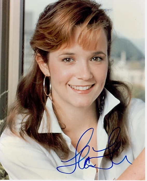 Lea Thompson autograph