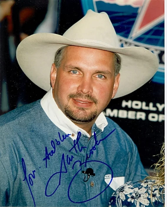 Garth Brooks autograph