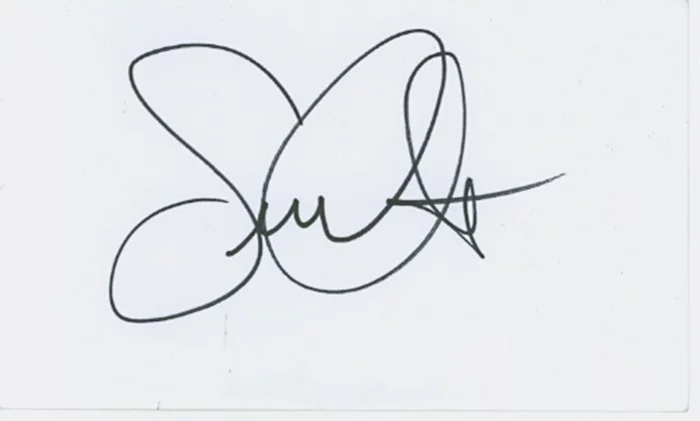 Summer Altice autograph