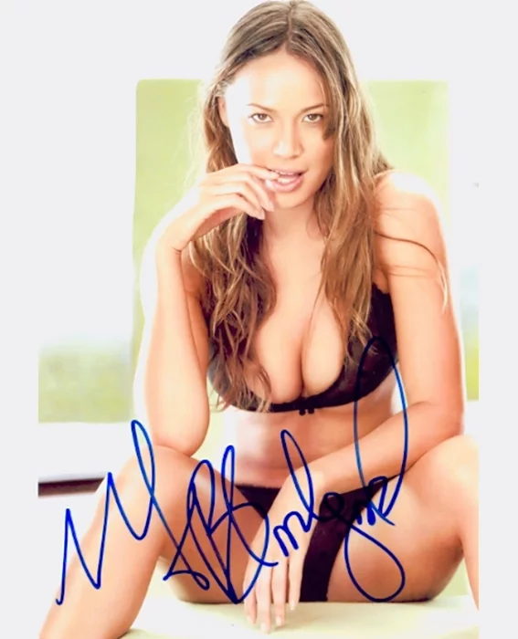 Moon Bloodgood autograph